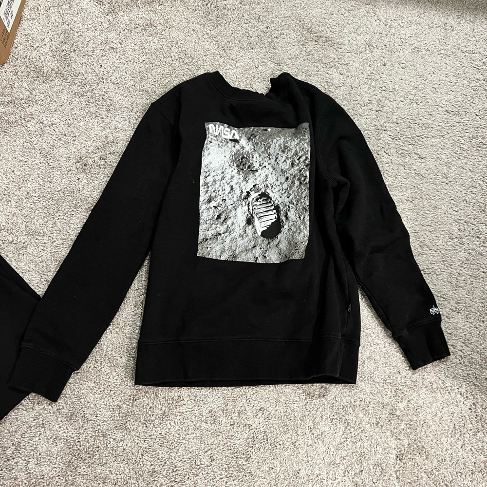 Alpha Industries NASA Sweatshirt (size S)